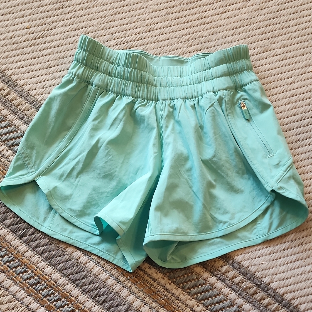 Lululemon Athletica Aqua Colored Athletic Shorts Lightweight Moisture-Wicking